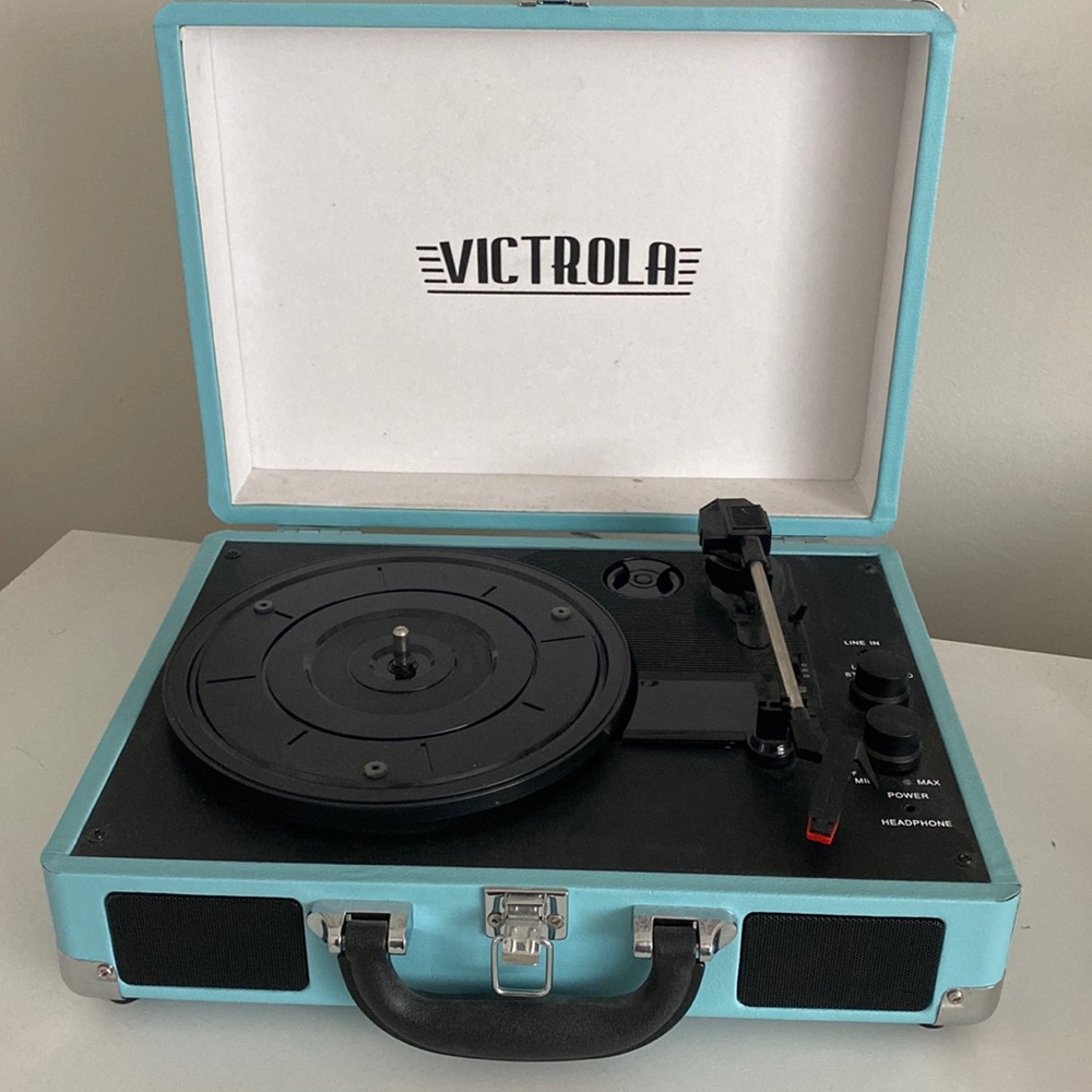 vintage victrola record player